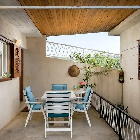 Vallis Holiday home *